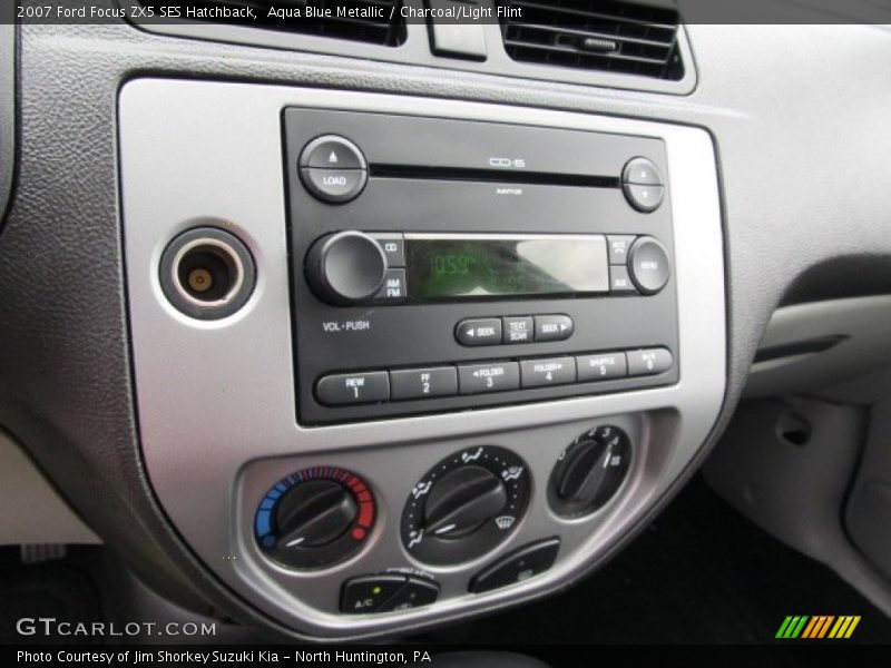 Controls of 2007 Focus ZX5 SES Hatchback