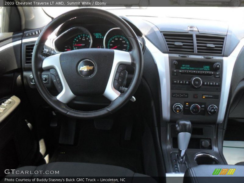 Summit White / Ebony 2009 Chevrolet Traverse LT AWD