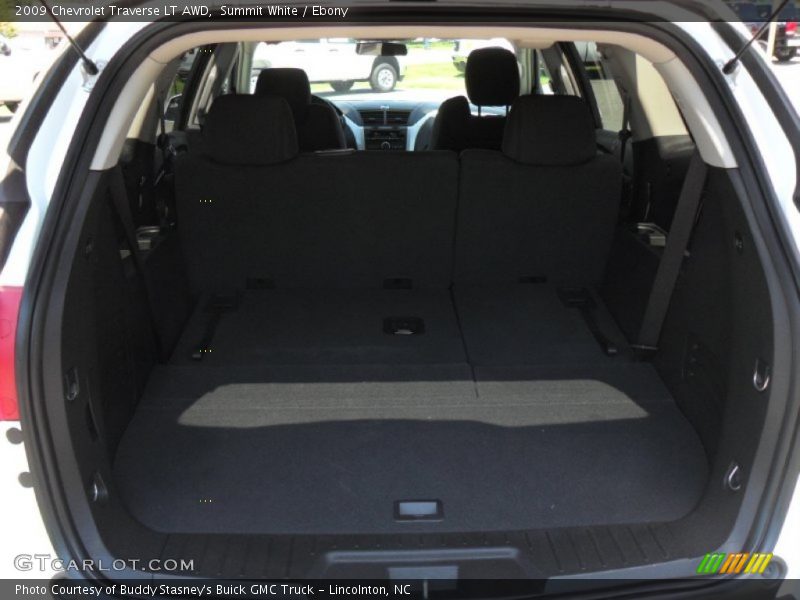 Summit White / Ebony 2009 Chevrolet Traverse LT AWD