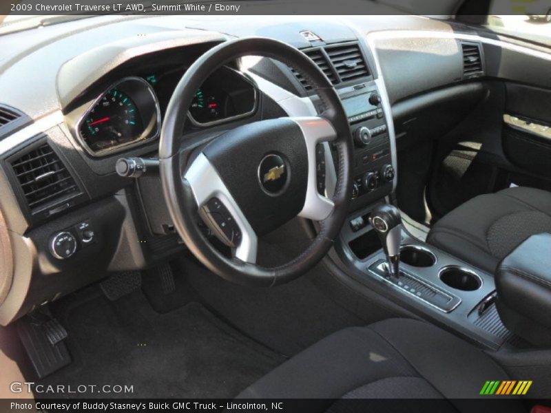 Summit White / Ebony 2009 Chevrolet Traverse LT AWD
