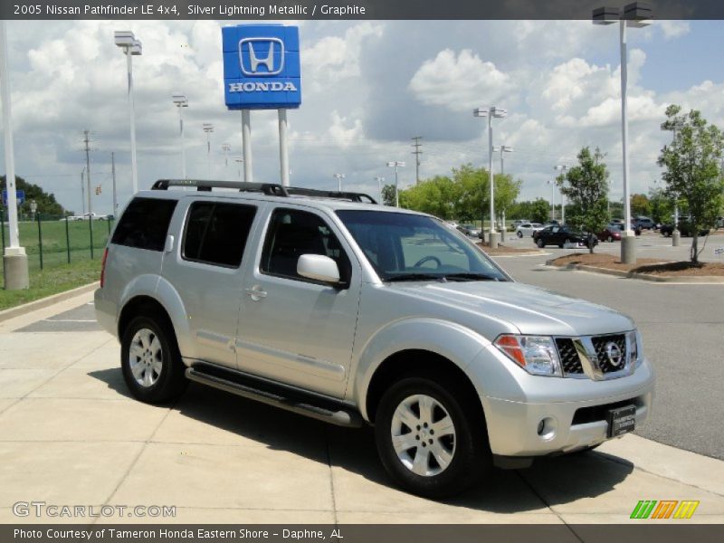 Silver Lightning Metallic / Graphite 2005 Nissan Pathfinder LE 4x4