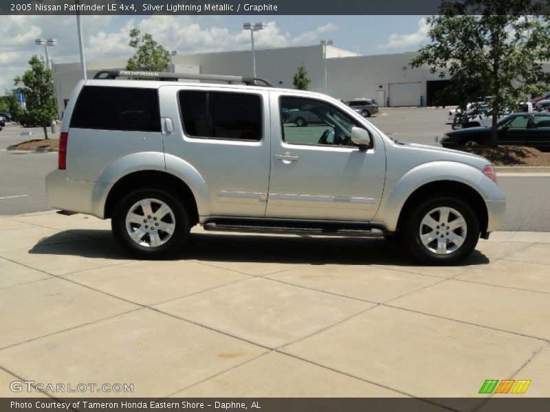Silver Lightning Metallic / Graphite 2005 Nissan Pathfinder LE 4x4