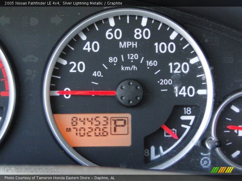 Silver Lightning Metallic / Graphite 2005 Nissan Pathfinder LE 4x4