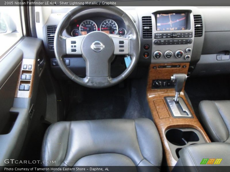 Silver Lightning Metallic / Graphite 2005 Nissan Pathfinder LE 4x4