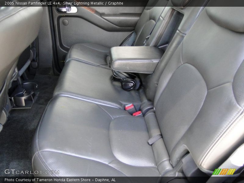 Silver Lightning Metallic / Graphite 2005 Nissan Pathfinder LE 4x4