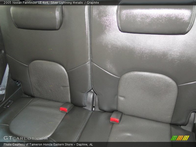 Silver Lightning Metallic / Graphite 2005 Nissan Pathfinder LE 4x4