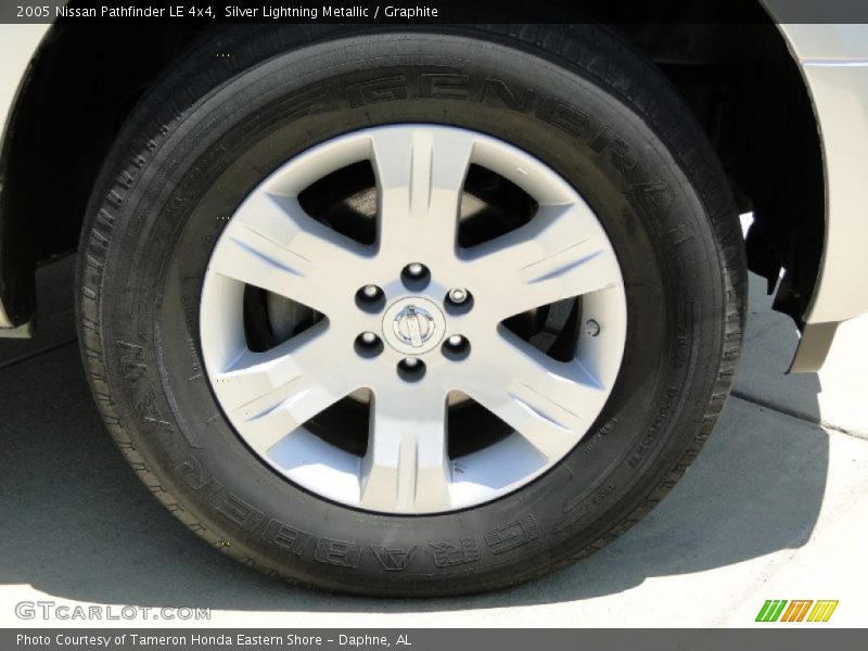 Silver Lightning Metallic / Graphite 2005 Nissan Pathfinder LE 4x4