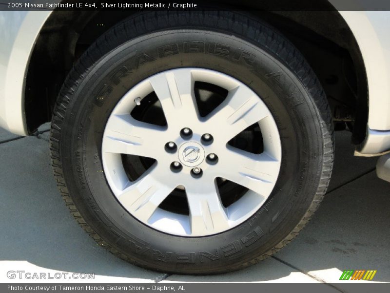 Silver Lightning Metallic / Graphite 2005 Nissan Pathfinder LE 4x4