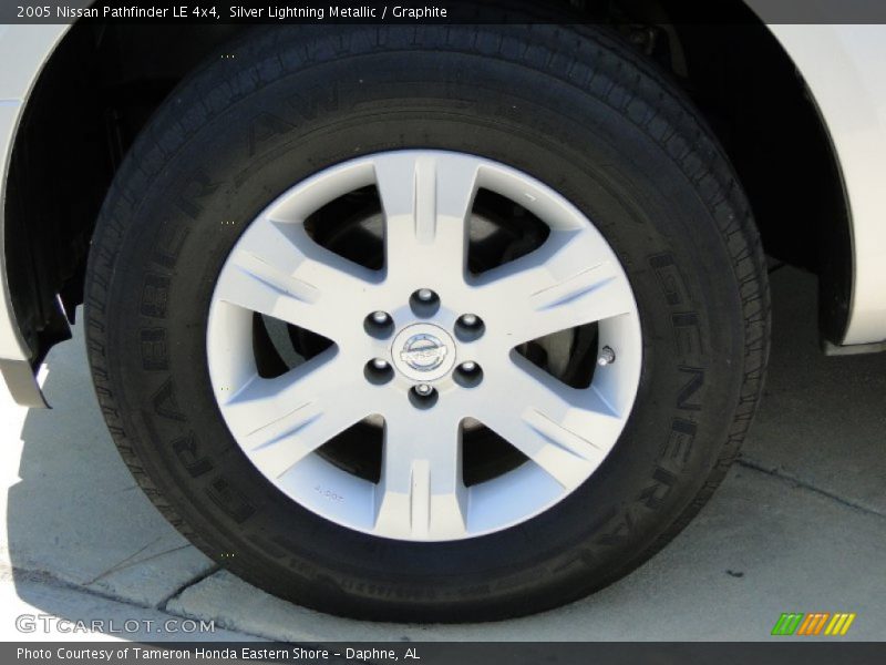 Silver Lightning Metallic / Graphite 2005 Nissan Pathfinder LE 4x4