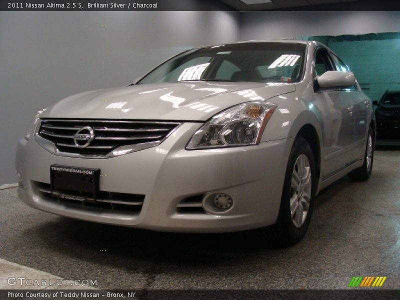 Brilliant Silver / Charcoal 2011 Nissan Altima 2.5 S