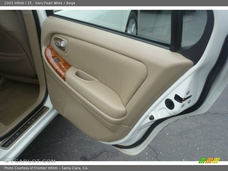 Ivory Pearl White / Beige 2003 Infiniti I 35
