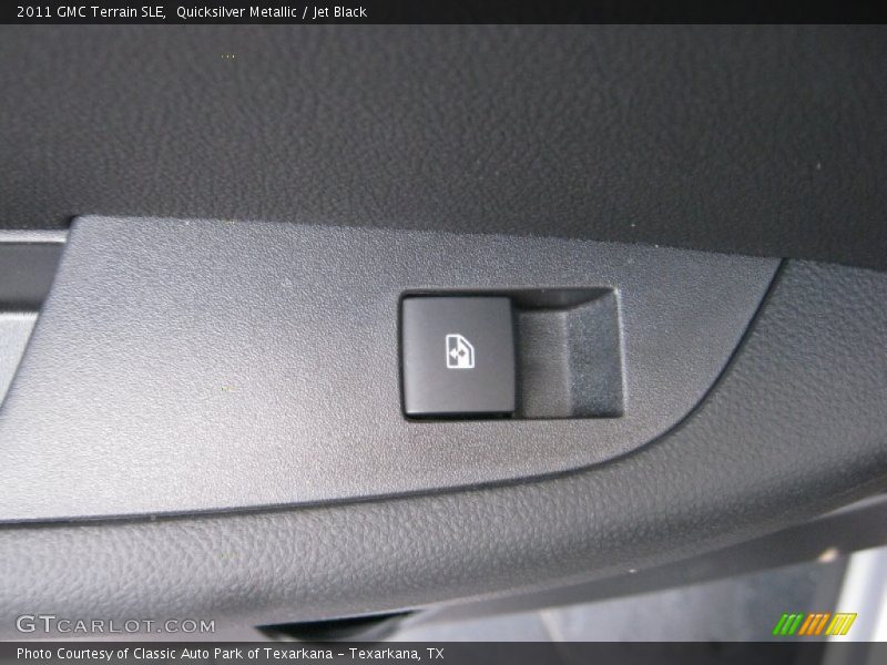 Quicksilver Metallic / Jet Black 2011 GMC Terrain SLE
