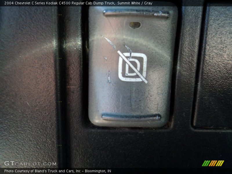 Summit White / Gray 2004 Chevrolet C Series Kodiak C4500 Regular Cab Dump Truck