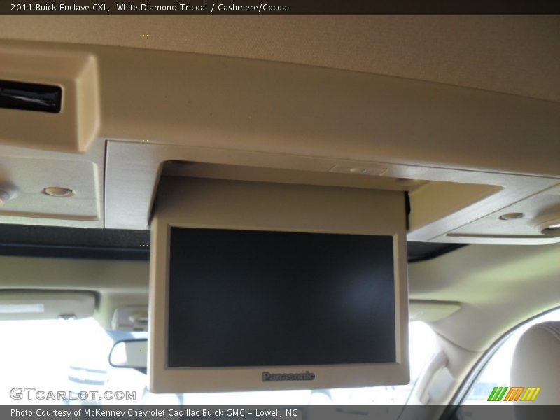 White Diamond Tricoat / Cashmere/Cocoa 2011 Buick Enclave CXL