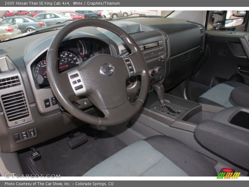 White / Graphite/Titanium 2005 Nissan Titan SE King Cab 4x4