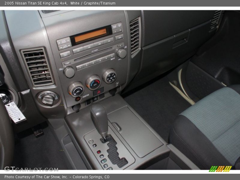 White / Graphite/Titanium 2005 Nissan Titan SE King Cab 4x4
