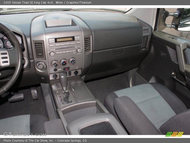 White / Graphite/Titanium 2005 Nissan Titan SE King Cab 4x4