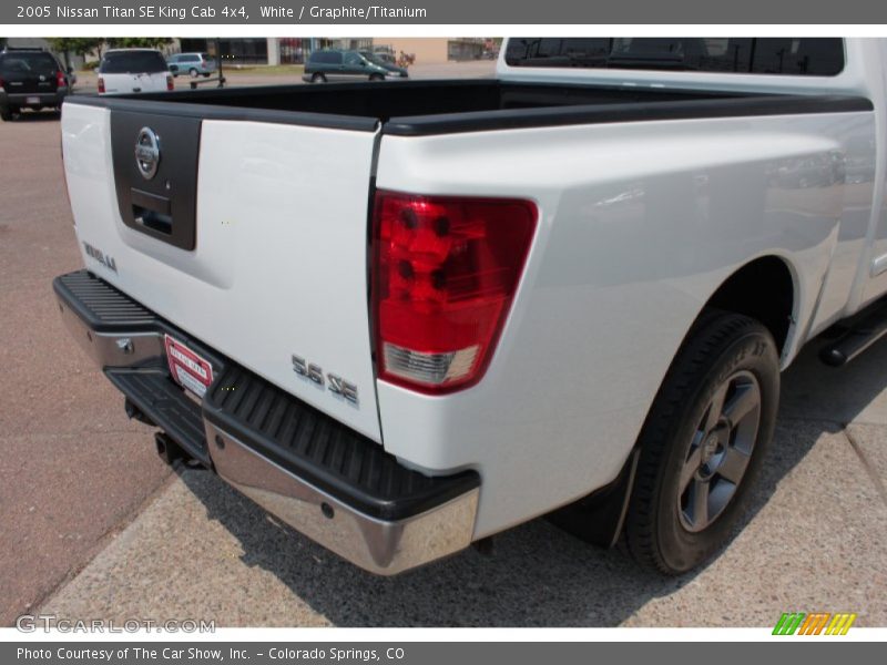 White / Graphite/Titanium 2005 Nissan Titan SE King Cab 4x4