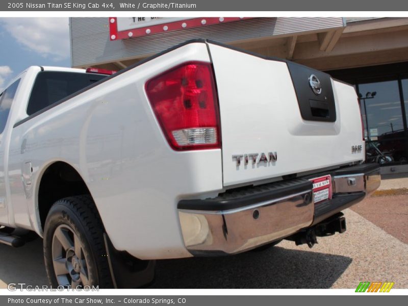 White / Graphite/Titanium 2005 Nissan Titan SE King Cab 4x4
