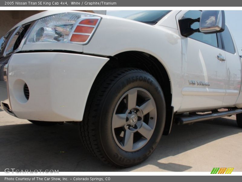 White / Graphite/Titanium 2005 Nissan Titan SE King Cab 4x4