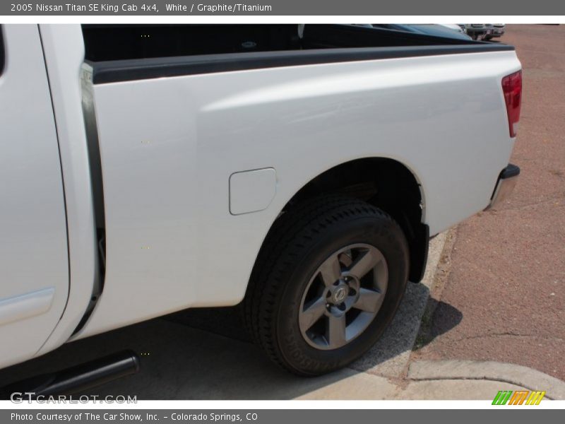 White / Graphite/Titanium 2005 Nissan Titan SE King Cab 4x4