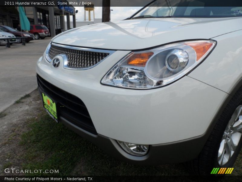 Stone White / Beige 2011 Hyundai Veracruz GLS