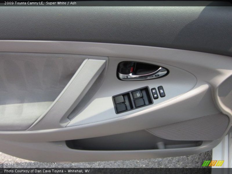 Super White / Ash 2009 Toyota Camry LE