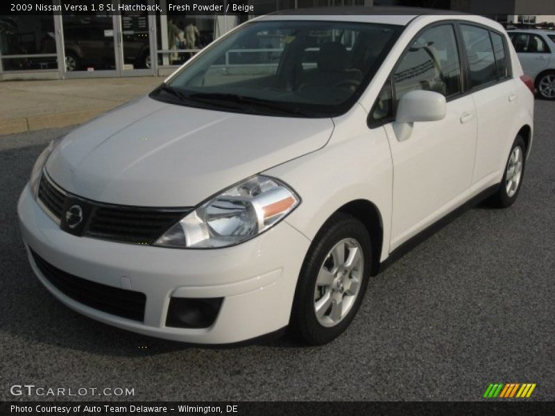 Fresh Powder / Beige 2009 Nissan Versa 1.8 SL Hatchback