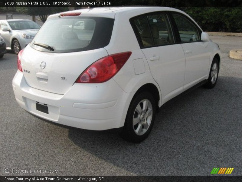 Fresh Powder / Beige 2009 Nissan Versa 1.8 SL Hatchback