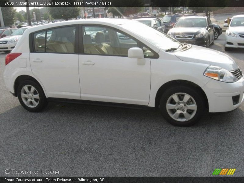 Fresh Powder / Beige 2009 Nissan Versa 1.8 SL Hatchback