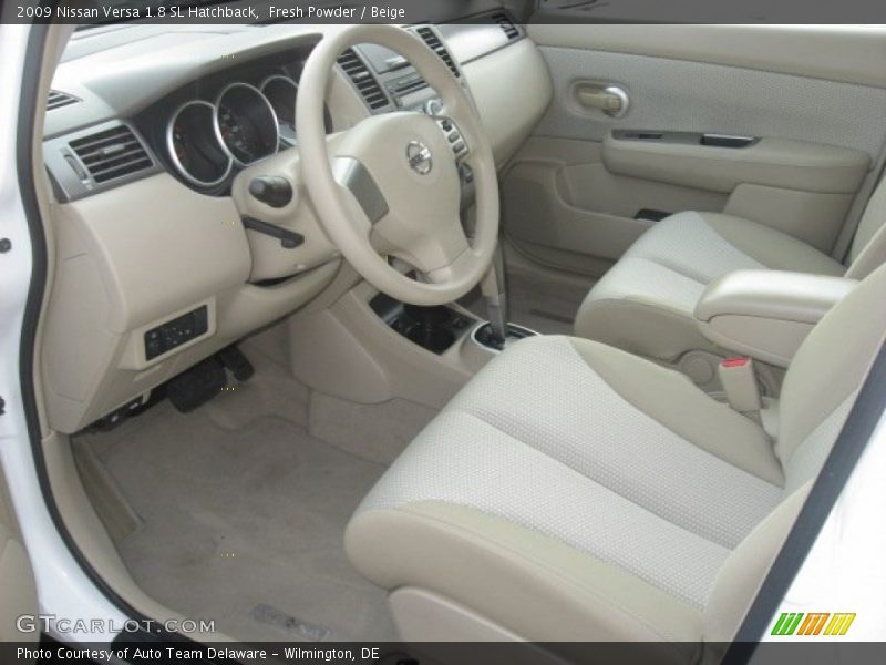 Fresh Powder / Beige 2009 Nissan Versa 1.8 SL Hatchback