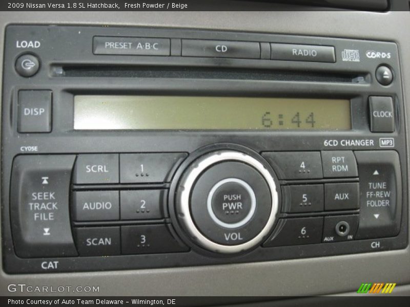 Fresh Powder / Beige 2009 Nissan Versa 1.8 SL Hatchback