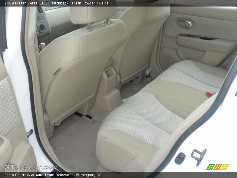 Fresh Powder / Beige 2009 Nissan Versa 1.8 SL Hatchback