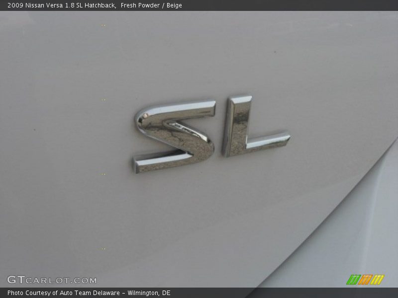 Fresh Powder / Beige 2009 Nissan Versa 1.8 SL Hatchback