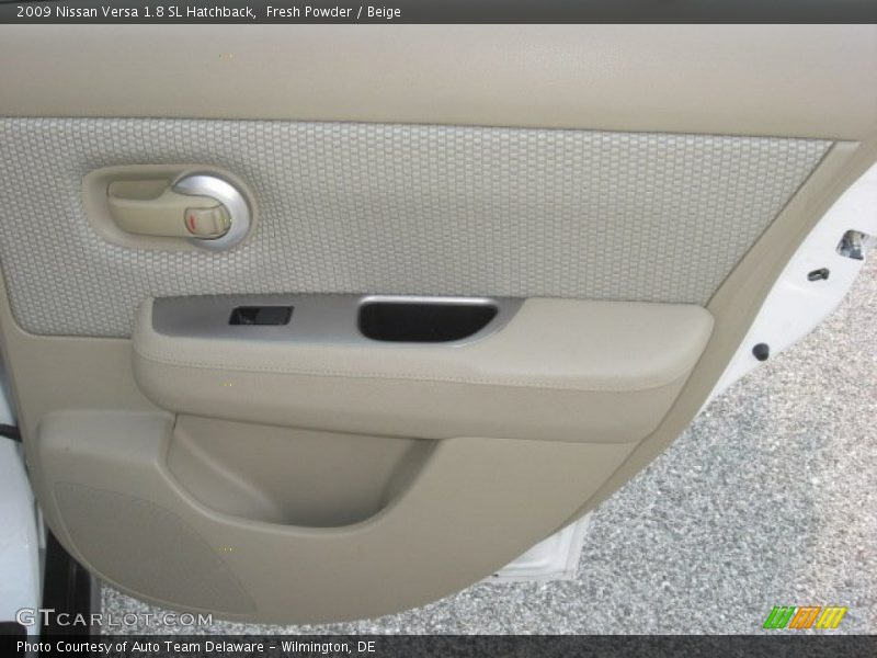Fresh Powder / Beige 2009 Nissan Versa 1.8 SL Hatchback