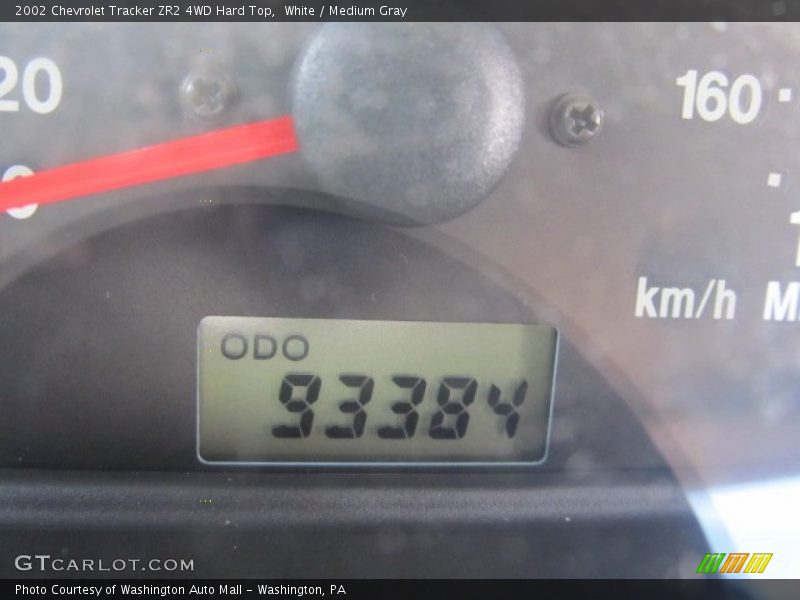White / Medium Gray 2002 Chevrolet Tracker ZR2 4WD Hard Top