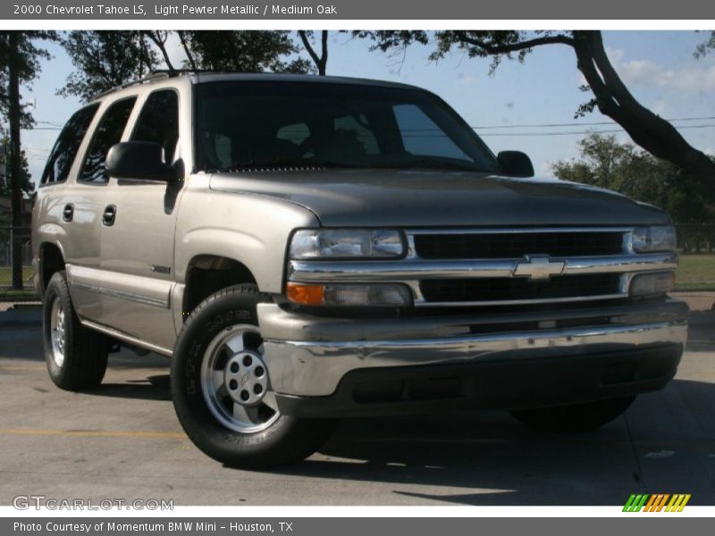 Light Pewter Metallic / Medium Oak 2000 Chevrolet Tahoe LS