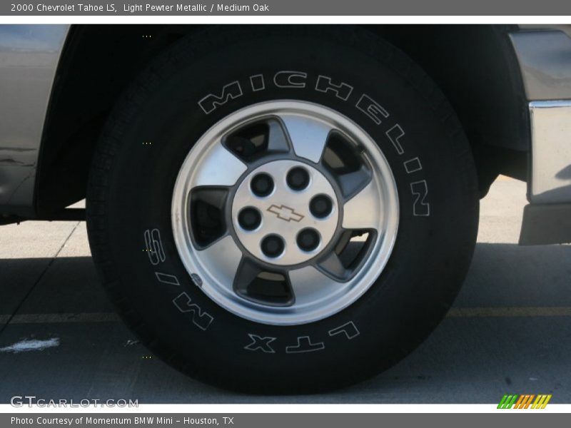 Light Pewter Metallic / Medium Oak 2000 Chevrolet Tahoe LS