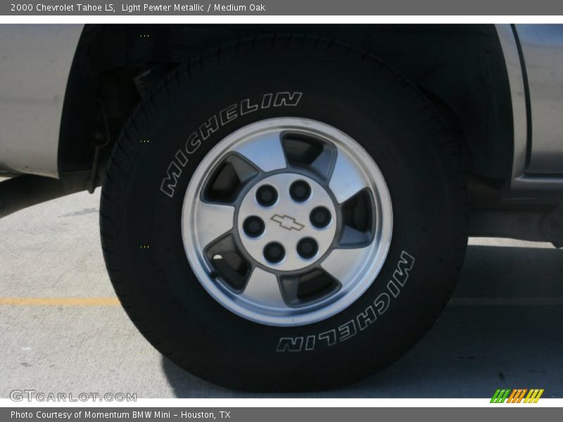 Light Pewter Metallic / Medium Oak 2000 Chevrolet Tahoe LS