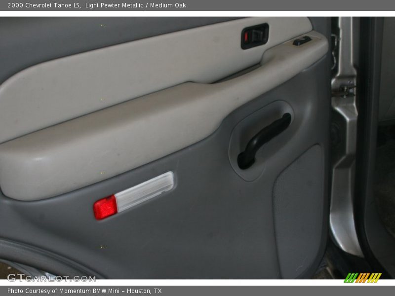 Light Pewter Metallic / Medium Oak 2000 Chevrolet Tahoe LS