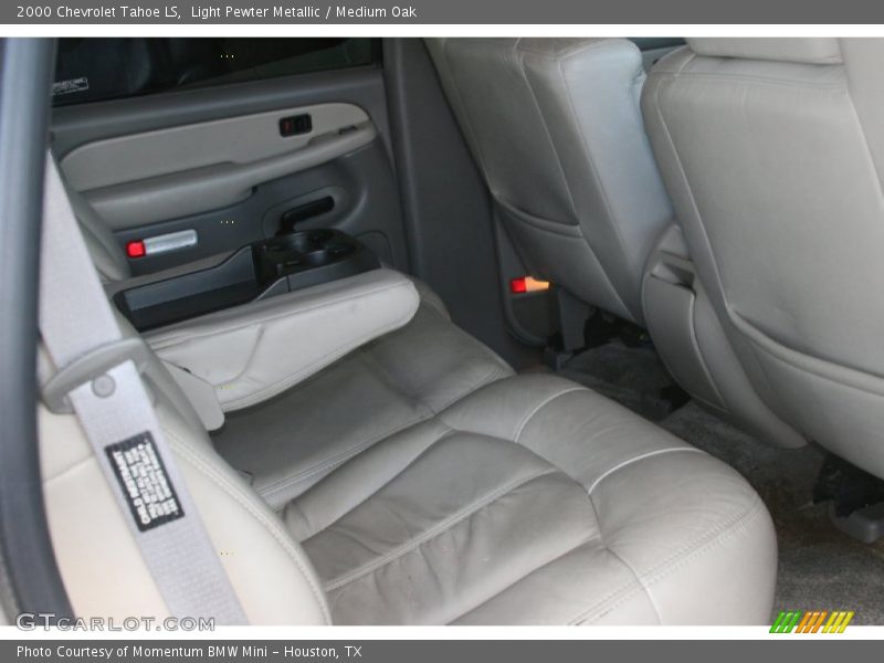 Light Pewter Metallic / Medium Oak 2000 Chevrolet Tahoe LS
