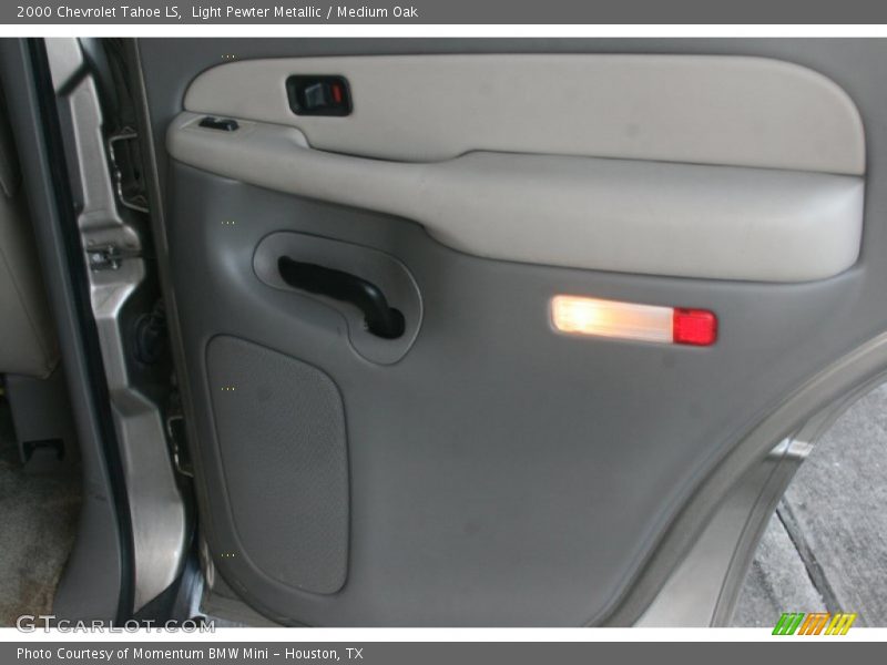 Light Pewter Metallic / Medium Oak 2000 Chevrolet Tahoe LS