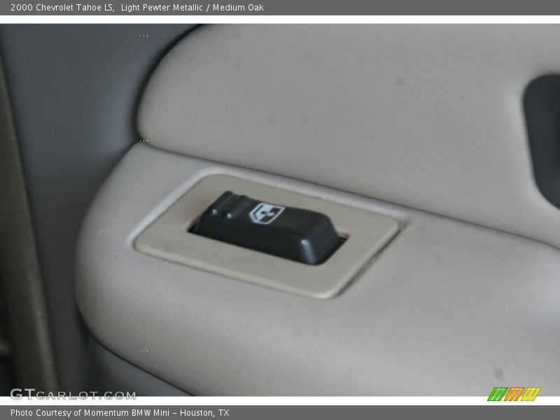 Light Pewter Metallic / Medium Oak 2000 Chevrolet Tahoe LS