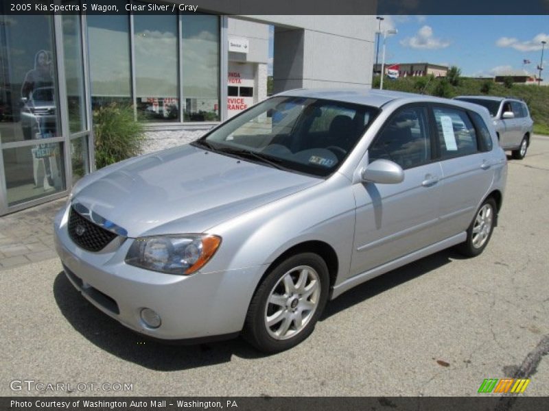 Front 3/4 View of 2005 Spectra 5 Wagon