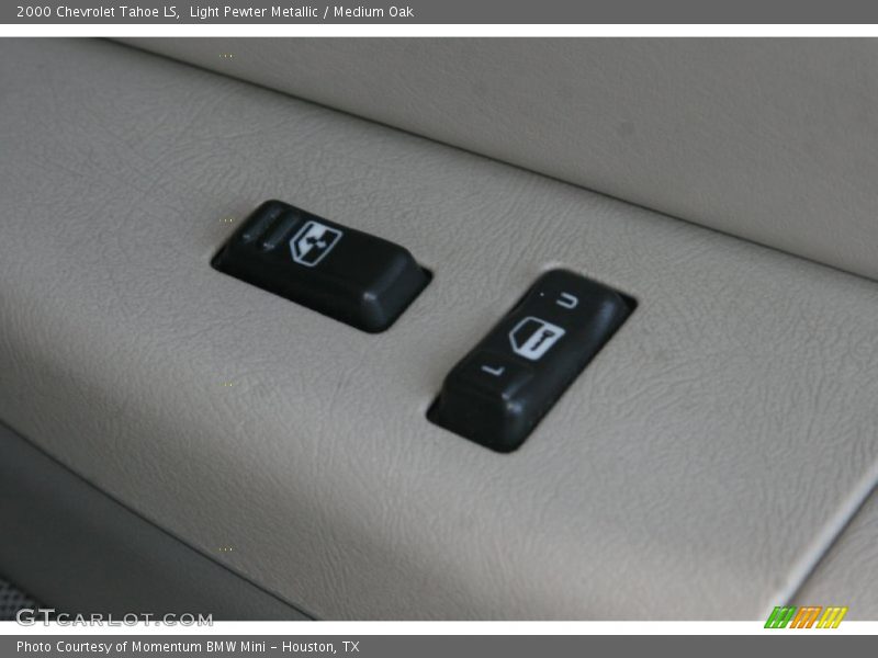 Light Pewter Metallic / Medium Oak 2000 Chevrolet Tahoe LS