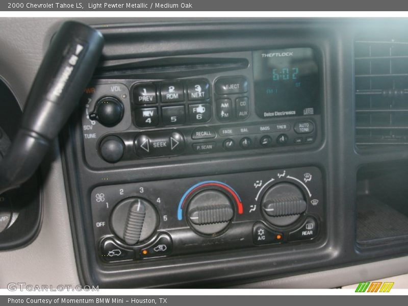 Light Pewter Metallic / Medium Oak 2000 Chevrolet Tahoe LS
