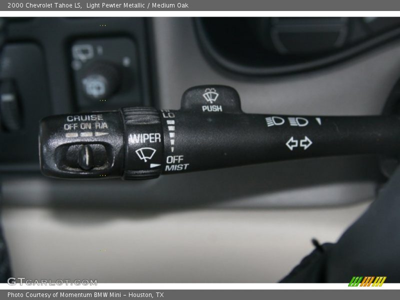 Light Pewter Metallic / Medium Oak 2000 Chevrolet Tahoe LS