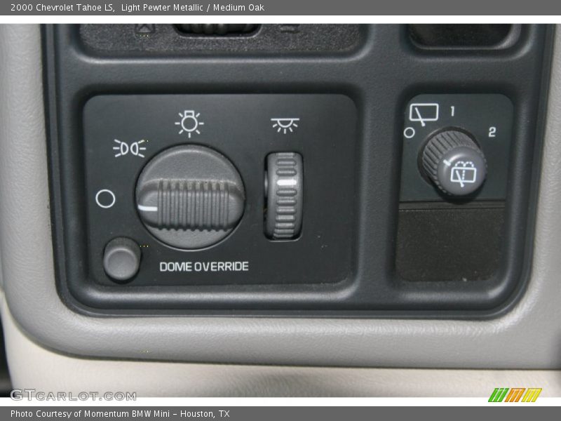 Light Pewter Metallic / Medium Oak 2000 Chevrolet Tahoe LS