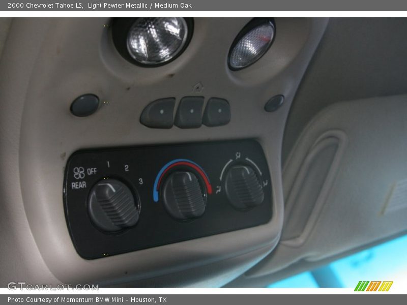Light Pewter Metallic / Medium Oak 2000 Chevrolet Tahoe LS