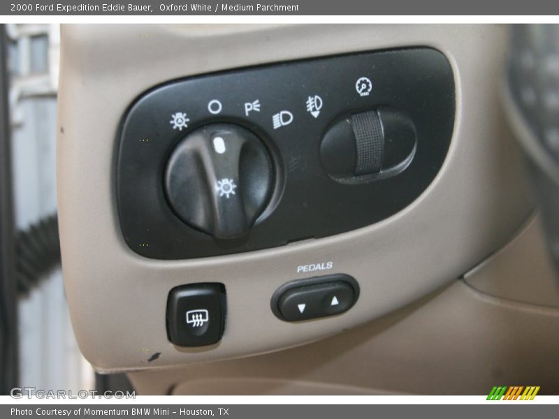 Oxford White / Medium Parchment 2000 Ford Expedition Eddie Bauer